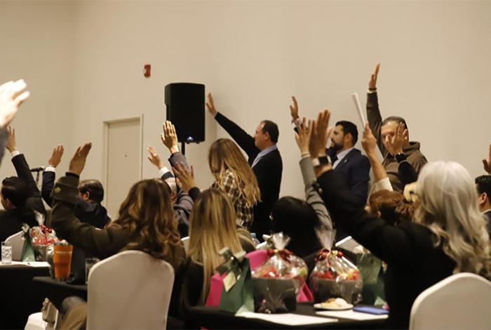 De madrugada y entre protestas de eventuales del sector salud, Congreso de Michoacán aprueba Presupuesto 2026