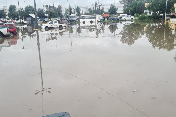 De nuevo llueve toda la madrugada e inunda calles en Morelia; estos son los cierres