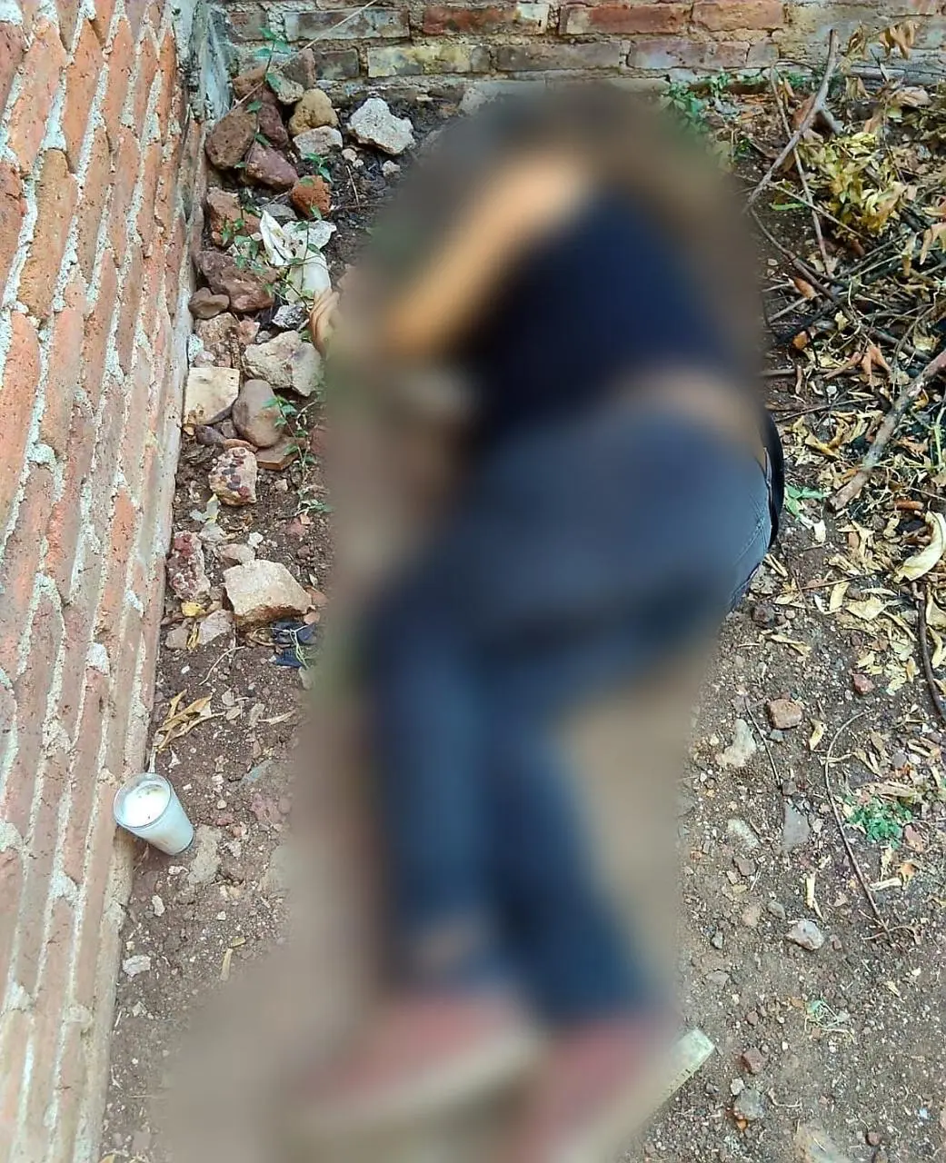 De tres balazos lo ejecutan en la parte alta de Jacona