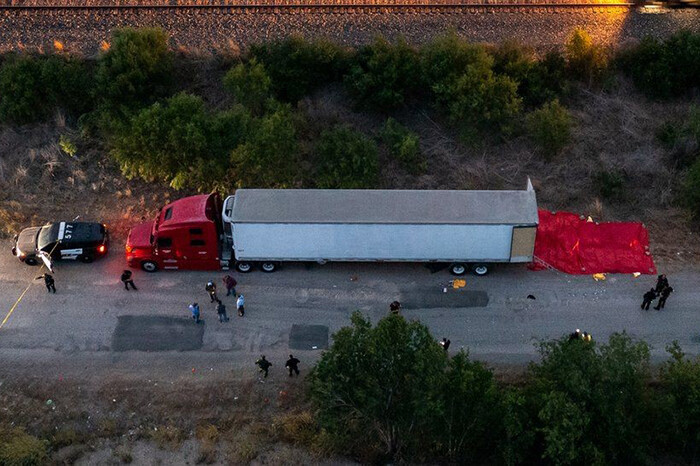 Declaran culpables a 2 traficantes de migrantes por incidente que dejó 53 muertos en Texas