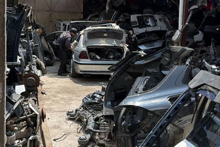 Decomisan 50 toneladas de autopartes robadas en la Ciudad de México