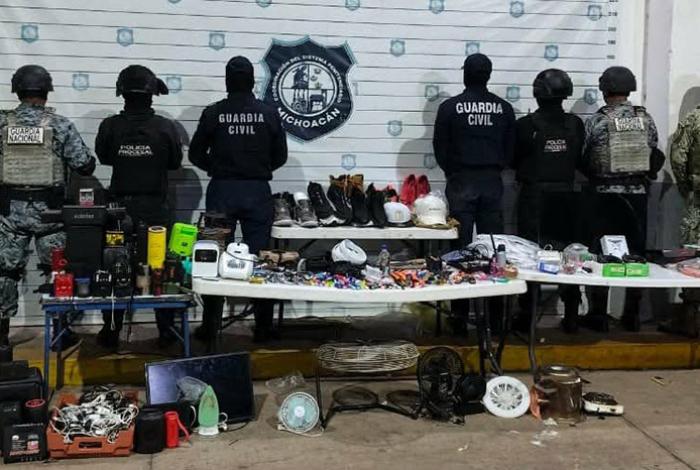 Decomisan dispositivos Starlink, droga y otros objetos prohibidos en Cereso de Mil Cumbres
