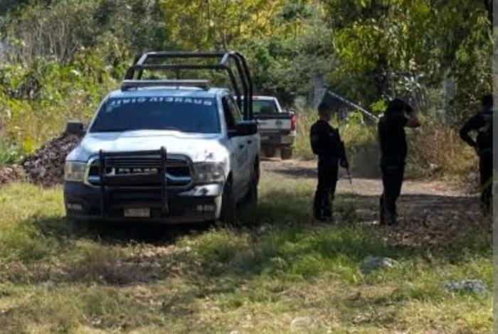 Dejan cuer-p0 envuelto en cobija; tiene huellas de v10l3nc1a en predio de Apatzingán