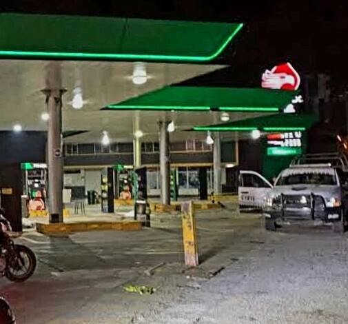 Delincuentes asesinan a despachadores y asaltan gasolinera en Condémbaro