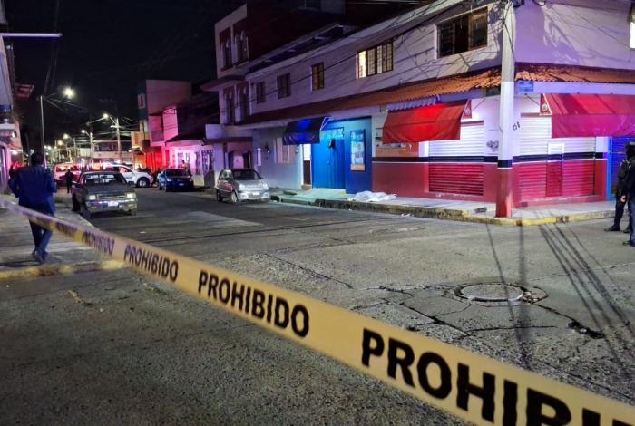 Delincuentes asesinan a joven, en la colonia Morelos de Uruapan