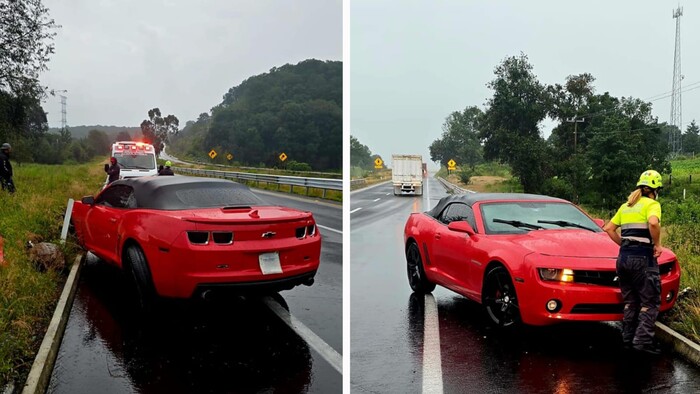 Derrapa auto deportivo e impacta contra guarnición, en la Siglo XXI