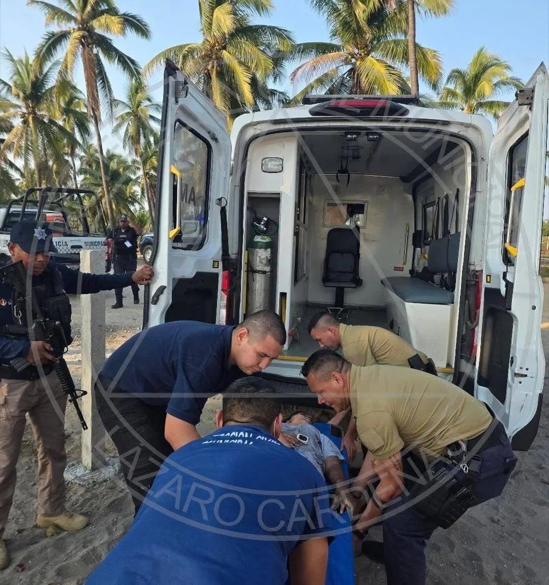Desaparece menor en playas de Lázaro Cárdenas