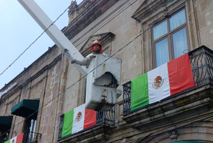 Desde el 1 de septiembre Morelia se embellece con el encendido patrio que permanecerá hasta el día 30