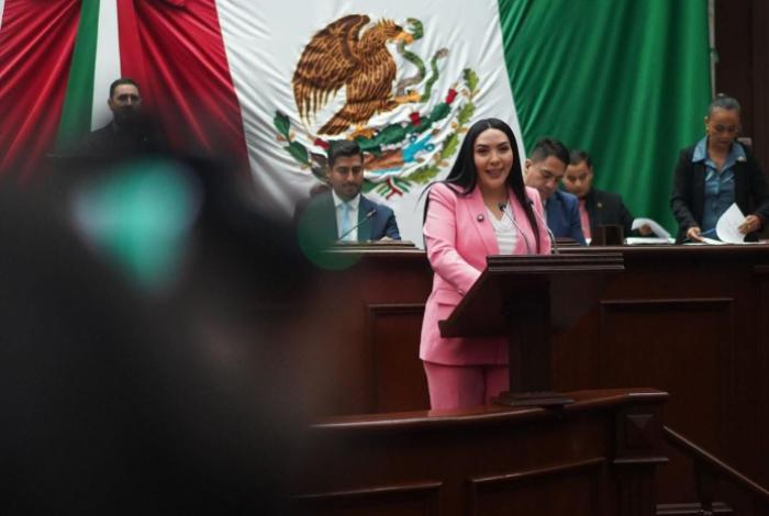 Desde el Congreso se seguirán promoviendo acciones legislativas contra la violencia escolar: Adriana Campos