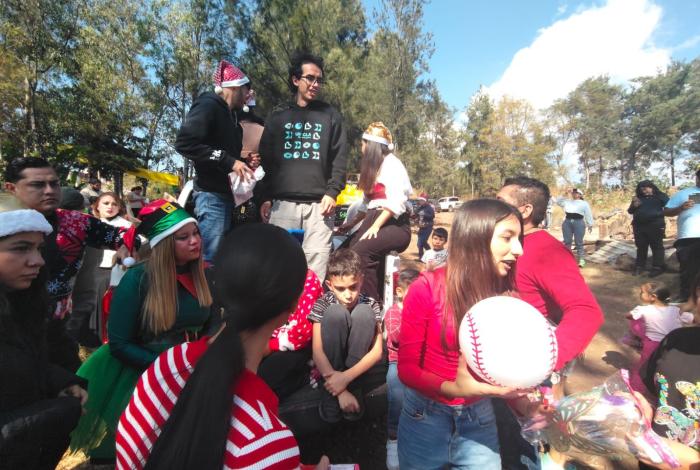 Desde el corazón de Morelia, nicolaitas regalan más de tres mil sonrisas a niños