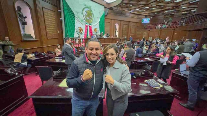 Desde la bancada naranja se seguirá defendiendo los derechos de las mujeres: Víctor Manríquez