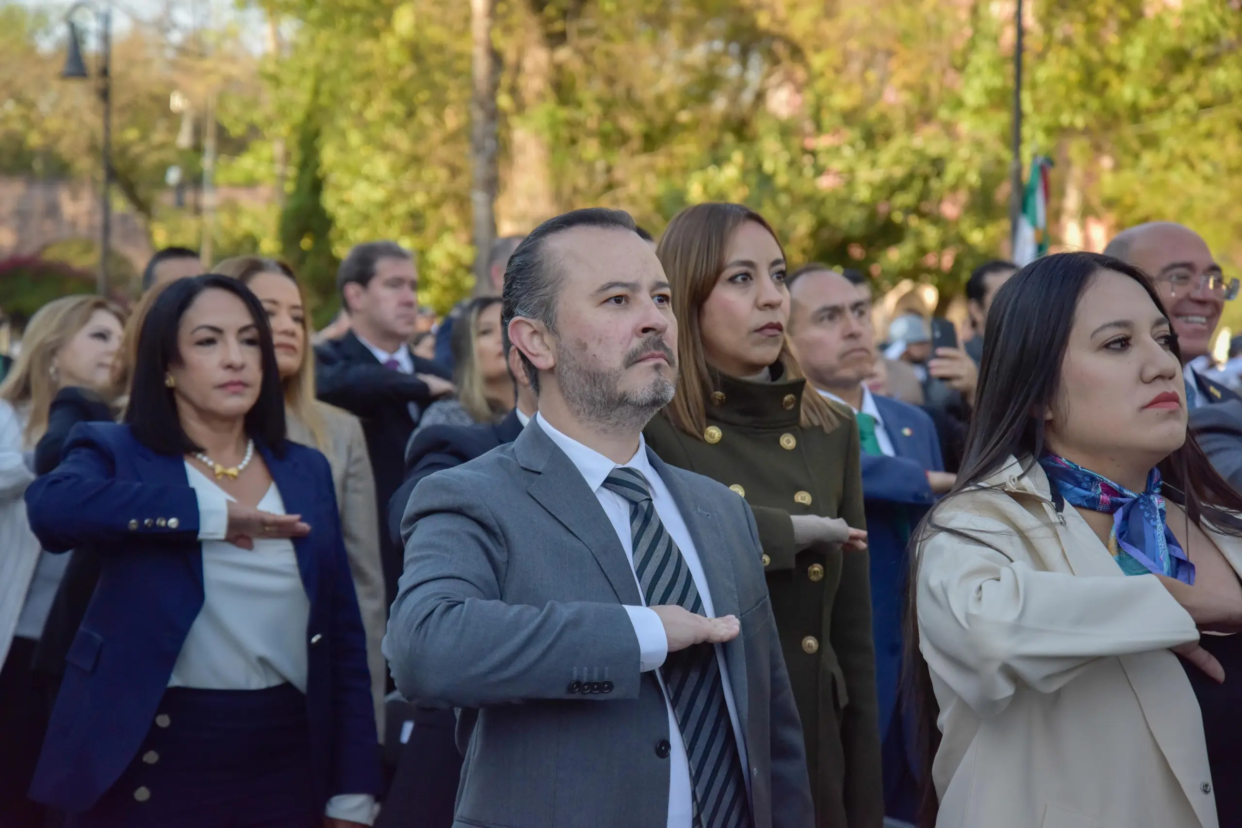 Destaca Fausto Vallejo Mora valores cívicos por el Día de la Bandera