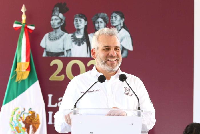 Destinados 2 mil 393 mdp en créditos para negocios: Bedolla