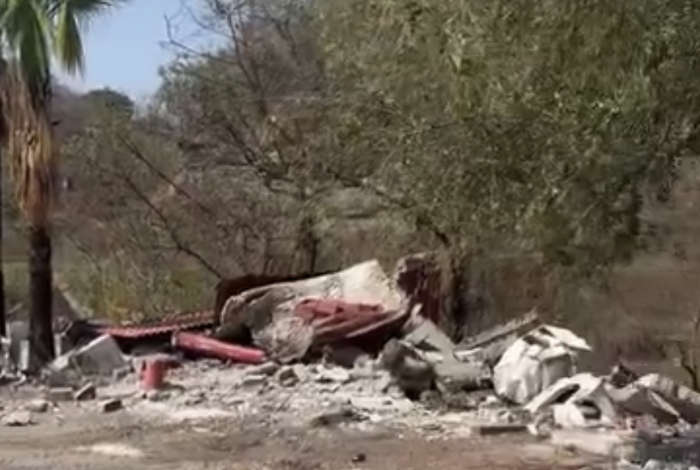 Destruyen altares dedicados a la Mu3rt3, en la carretera Carapan-Playa Azul