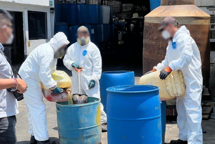 Destruyen siete toneladas de químicos y 30 mil litros de precursores, en Morelia
