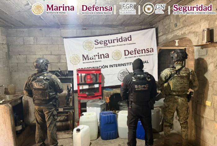 Detienen a 4 personas y aseguran un laboratorio clandestino en Sinaloa