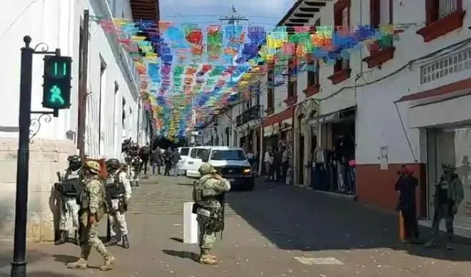 Detienen a escoltas del alcalde de Uruapan