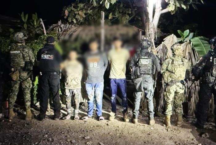 Detienen a ext0rsionad0res de limoneros en Apatzingán