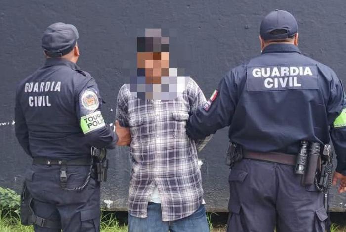 Detienen a hombre con presunta mari huana en colonia Las Flores