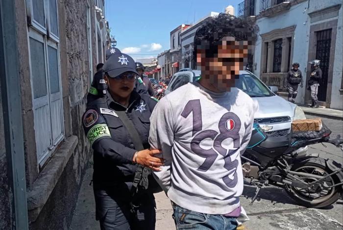 Detienen a hombre señalado de robar en comercio del Centro Histórico