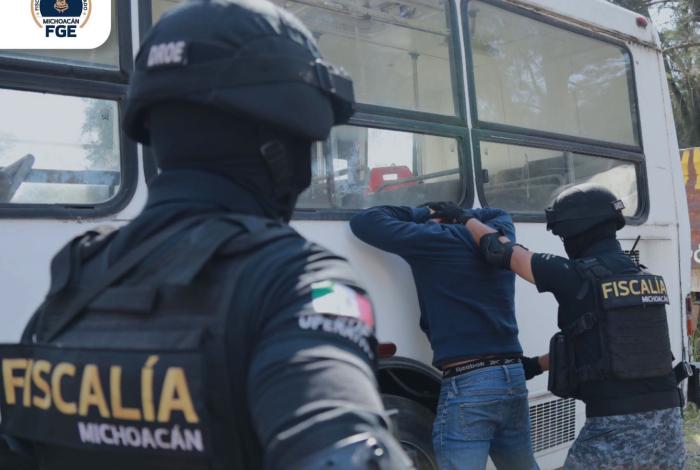 Detienen a presunto padre expl0tador de sus hijos menores, en Apatzingán