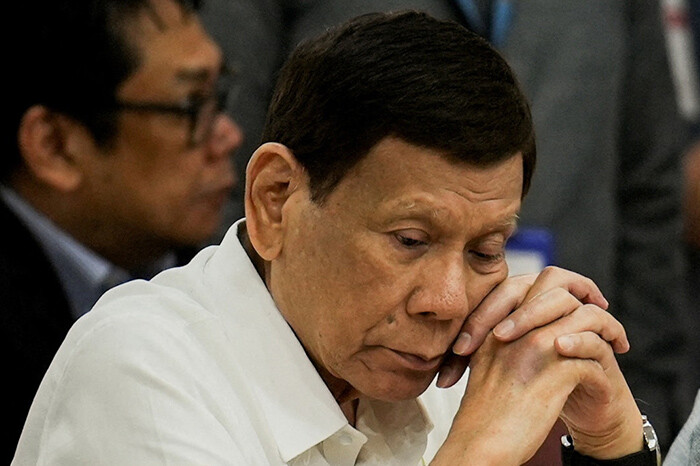 Detienen a Rodrigo Duterte, ex presidente de Filipinas, acusado de crímenes contra la humanidad