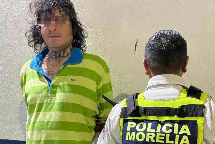 Detienen a sujeto cuando grafiteaba un muro de Catedral