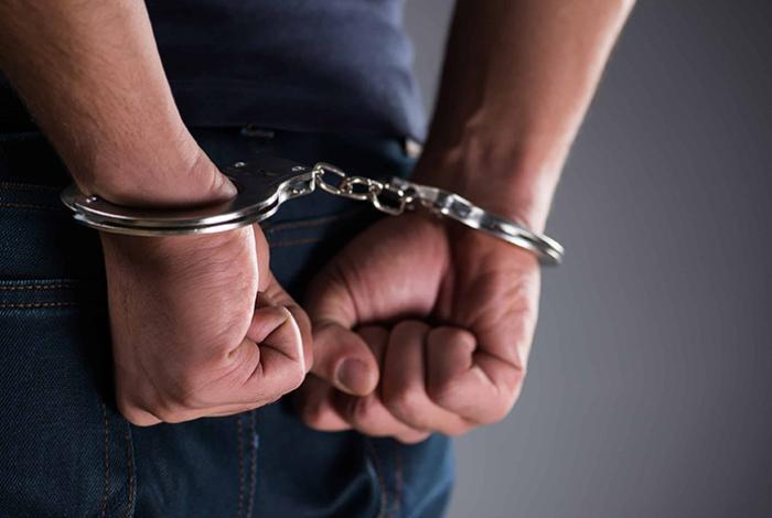 Detienen a taxista relacionado con el homicidio de un hombre y un adolescente en Apatzingán