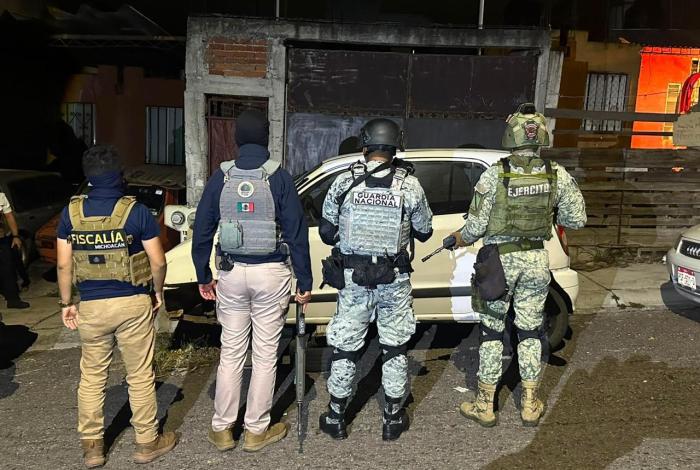 Detienen a tres en cateos de Tarímbaro; aseguran casi mil dosis de dr0ga