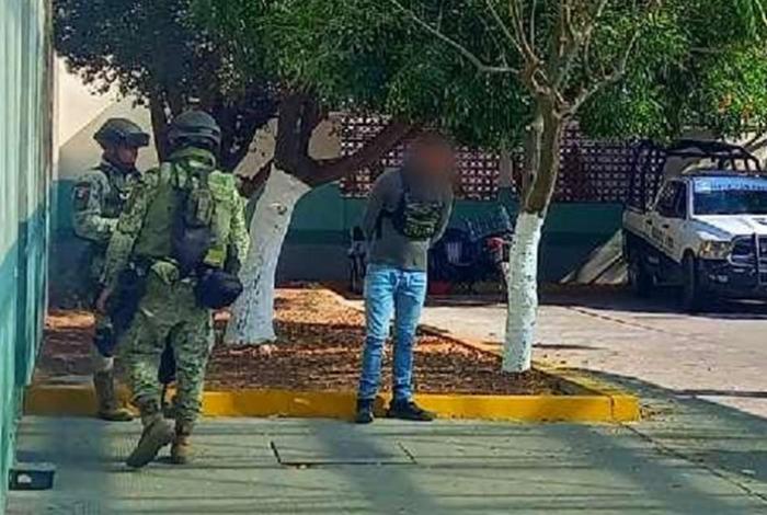 Detienen a venezolano herido tras reporte de enfrentamiento armado en Apatzingán