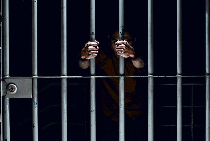 Detienen en Francia a menor de 15 años que proyectaba ataques a judíos y homosexuales