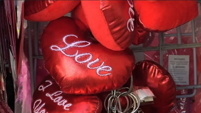 Día del Amor y la Amistad: ¿cuánto gastan las parejas en regalos y salidas?