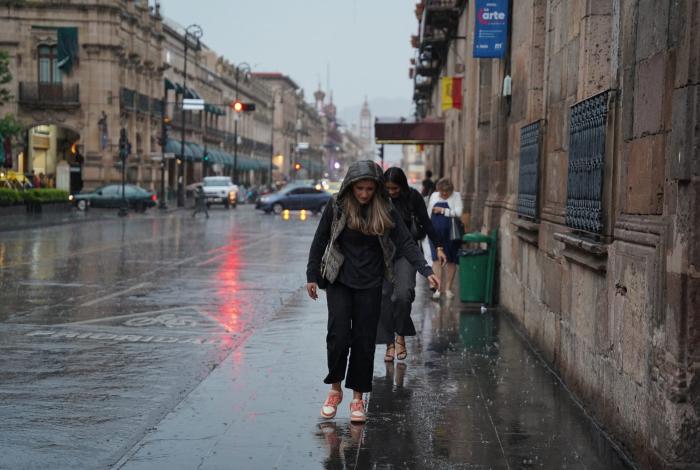 Días nublados y lluviosos en Morelia, por Flossie y Barry