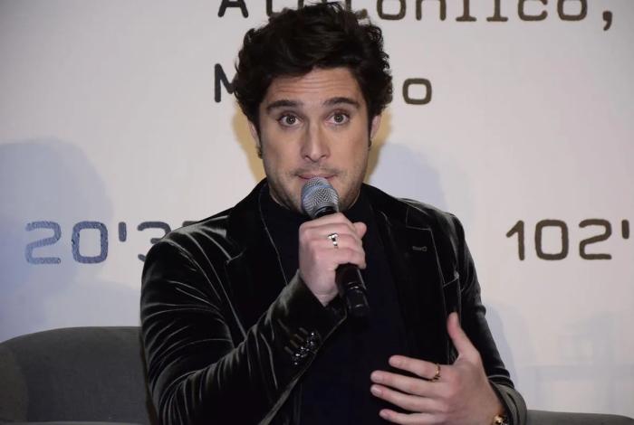 Diego Boneta desmiente rumores sobre oferta teatral