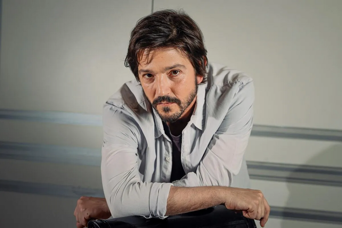 Diego Luna reflexiona sobre su nominación a los Globos de Oro