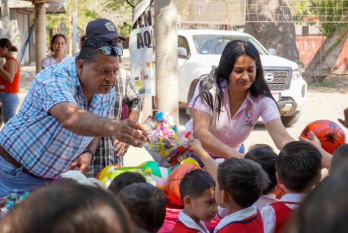 DIF Municipal Comparte Alegría a Niños y Niñas de Nexpa y Teolán