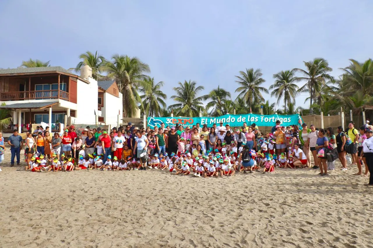 DIF Municipal y Alumnos del CAIC Visitan Campamento Tortuguero