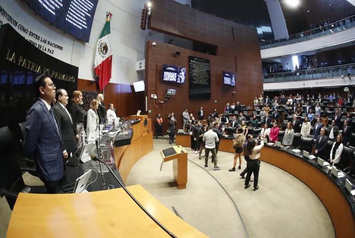 Diputados de México prohíben vapeadores y cigarrillos electrónicos