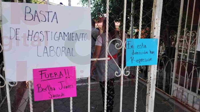 Directora de kinder golpea a maestra de Educación Física