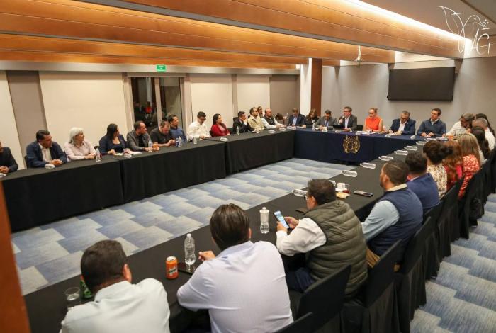 Directores cierran filas con UMSNH