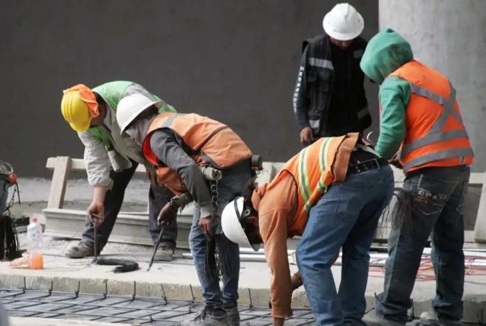 Disminución de empleos formales en junio, reporta IMSS