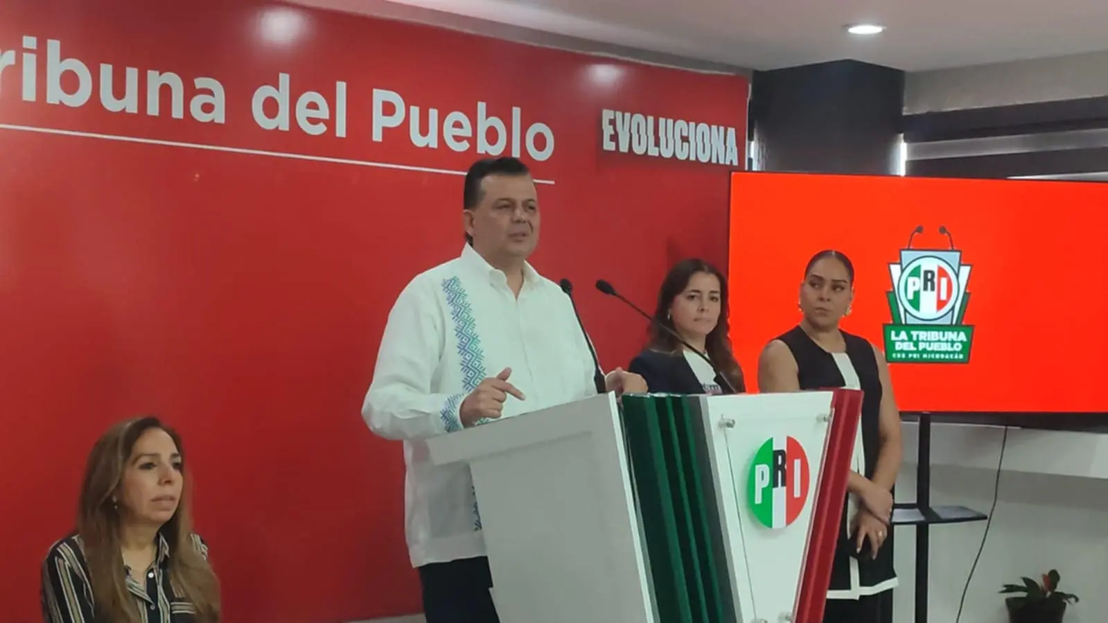 Dobla oferta Valencia Reyes para dar con cartel Altozano