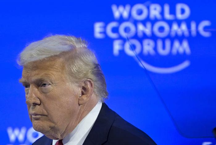 Donald Trump llega al Foro de Davos, donde pretende hablar de sus planes sobre Groenlandia