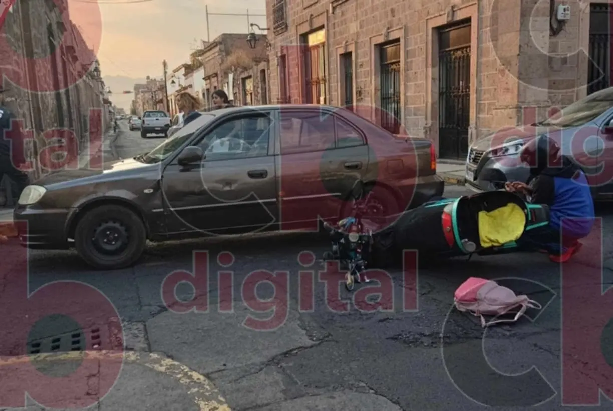 Dos choques de autos de manera simultánea en Morelia