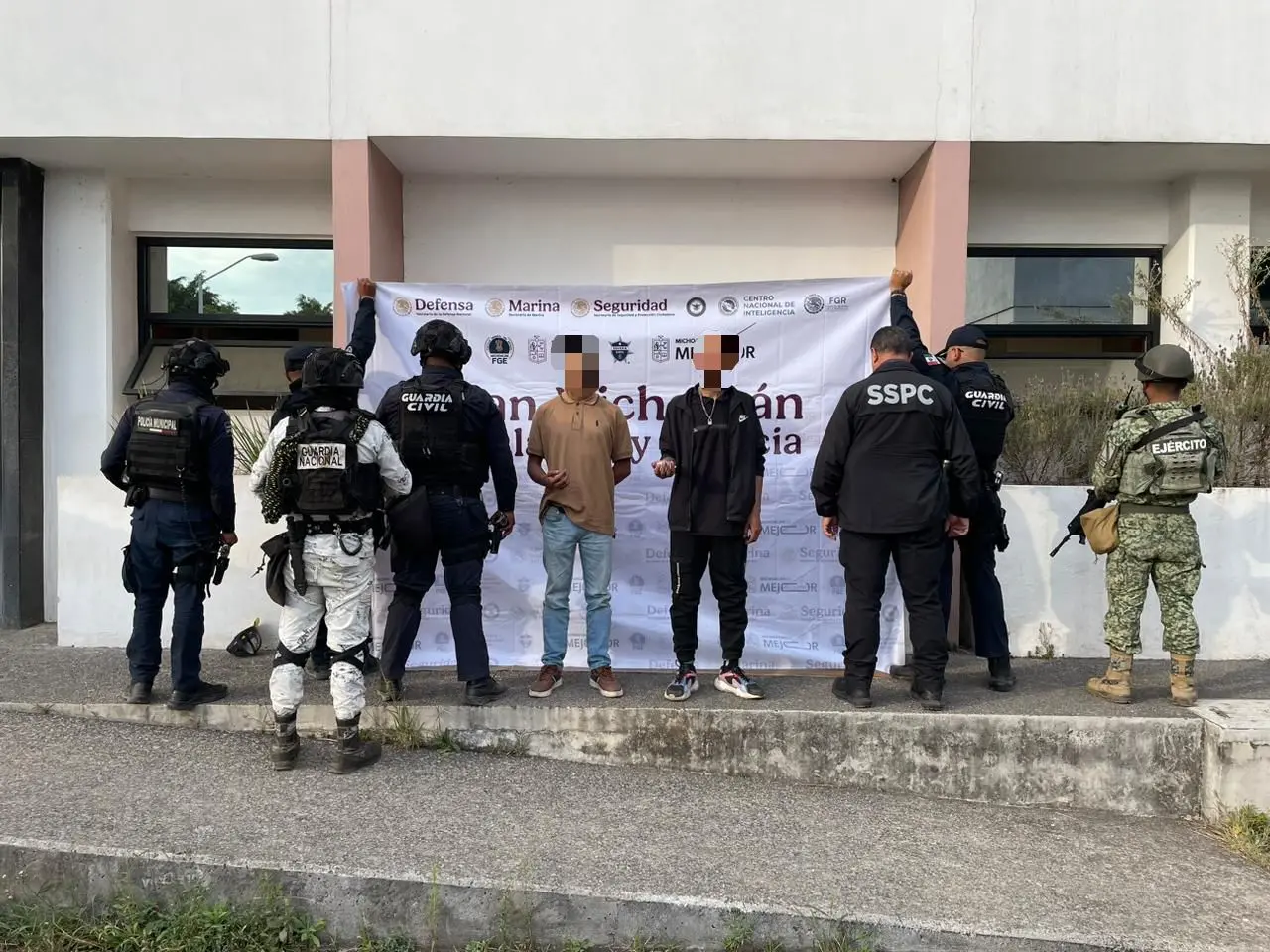 Dos detenidos en posesión de 11 dosis de metanfetamina en Uruapan: SSP