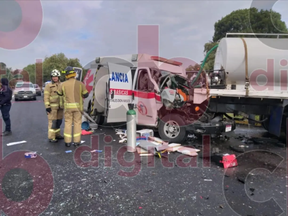 Dos muertos deja choque de ambulancia en Lagunillas