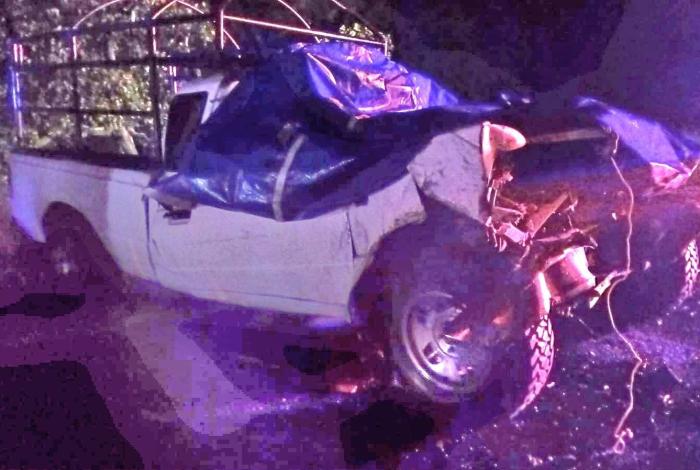 Dos muertos y tres heridos tras fuerte choque vehicular en Chilchota