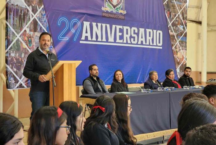 Educación con valores fortalece el futuro de Pátzcuaro: Julio Arreola
