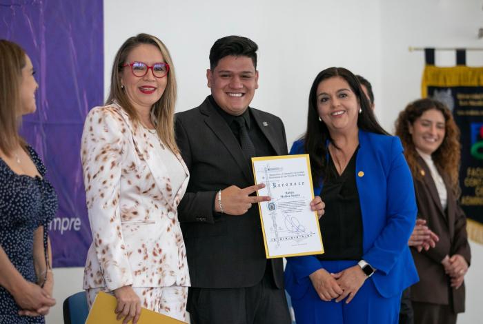 Egresados de la Licenciatura en Contaduría de la Unidad Profesional de Ciudad Hidalgo celebraron la culminación de su formación universitaria.