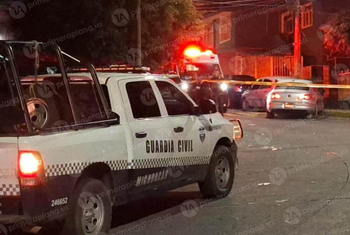 Ej3cut4n a conductor en la Infonavit Balcones de Uruapan